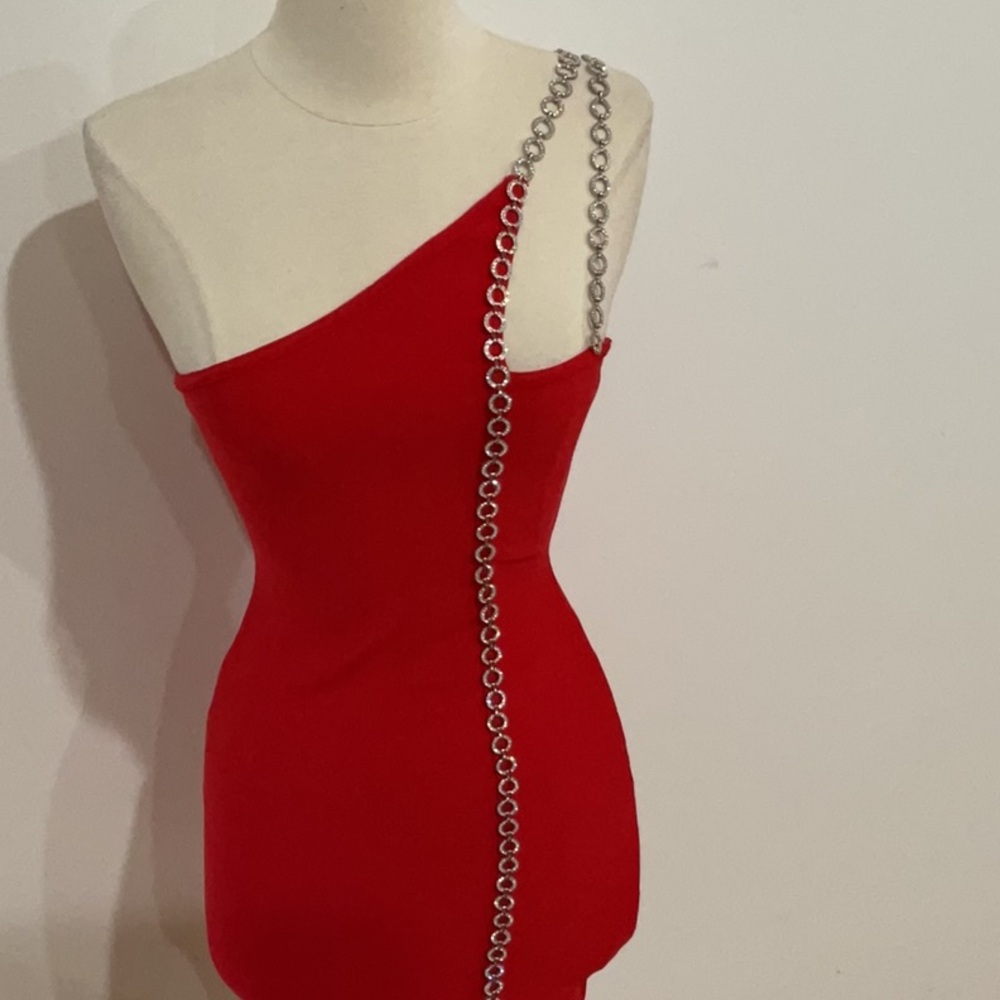 H:Ours Alisha One Shoulder Dress in Red, Size: XS - Picture 7 of 12